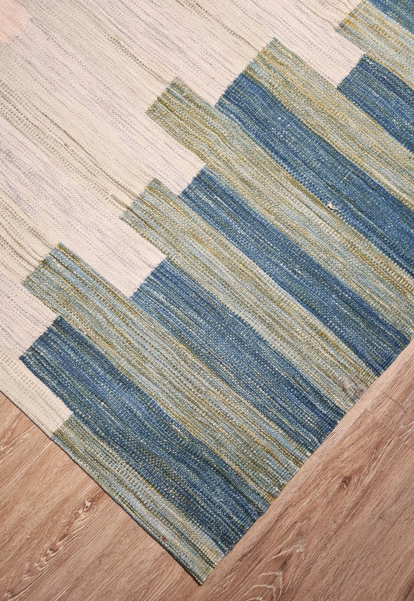 Belvia - Rectangular Rugs - DecoLiving